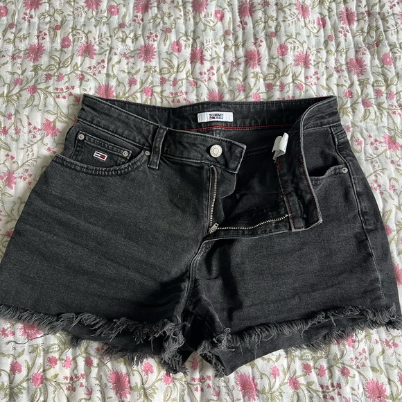 Tommy Hilfiger Women's Dark Gray Jean Shorts - Picture 3 of 6